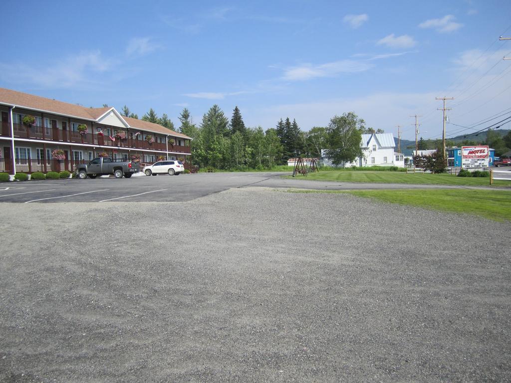 Jackman Bishops Country Inn Motel מראה חיצוני תמונה